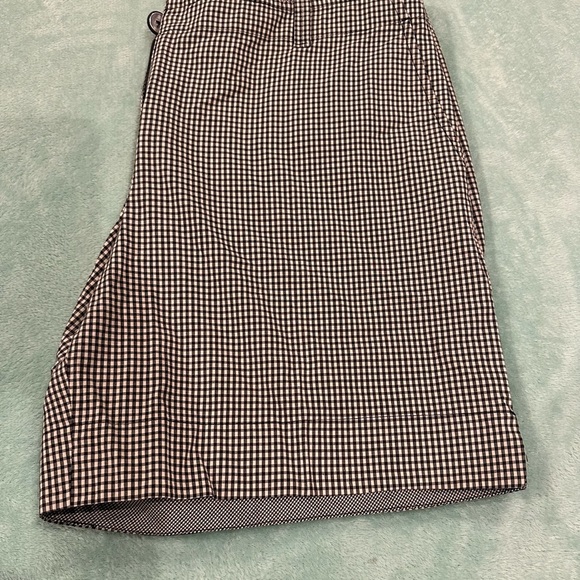 Talbots Checkered Black and White 
Shorts. Cute dressed up or casual! 
Sz 10 
T1 - Picture 4 of 10